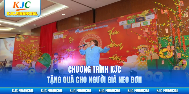 Chương trình KJC tặng quà cho người già neo đơn